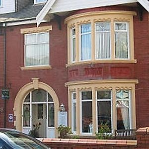 The Grosvenor View - Guest House